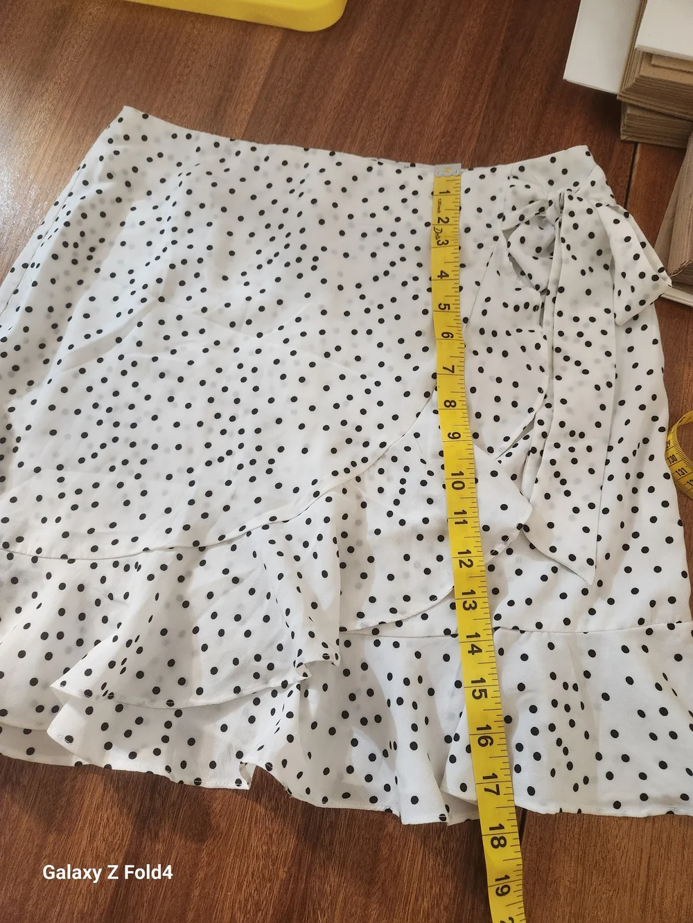Women's White Polka Dot Ruffle Mini Skirt Sz 8
